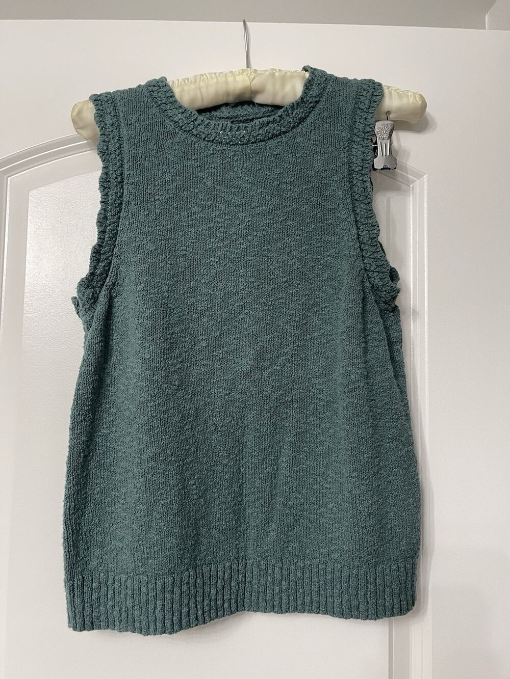 Preppy J.Crew Women's Green Textured Knit Pullover Sweater Vest Sz M Sage Fall